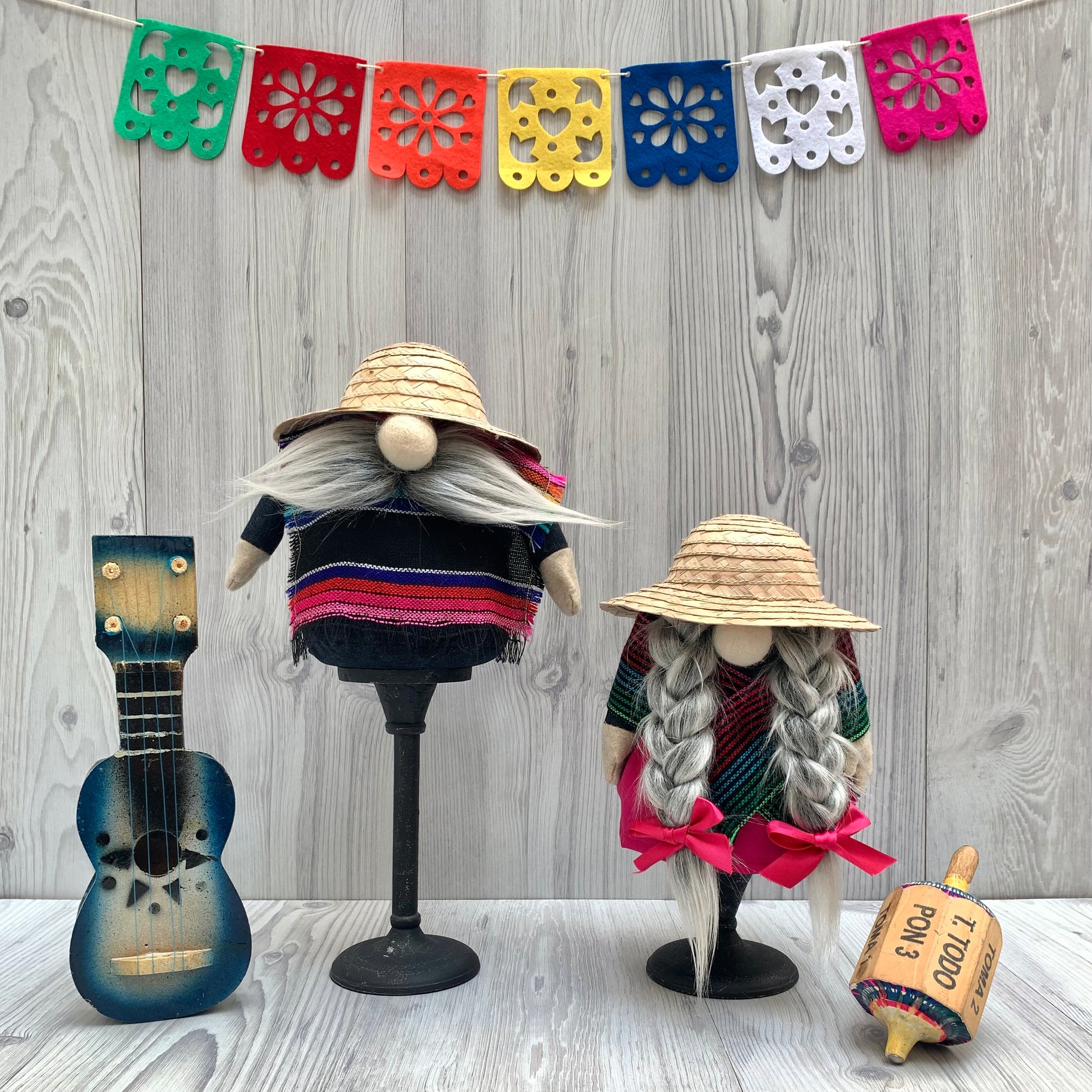 Juanita- No-Mo Artesanal Mexicano de Decoración