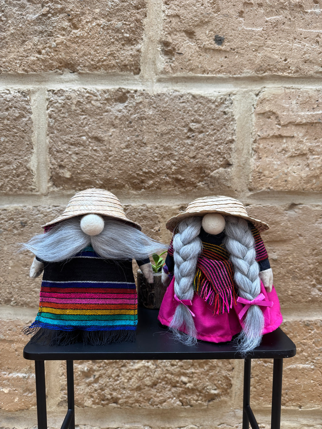 Juanita- No-Mo Artesanal Mexicano de Decoración