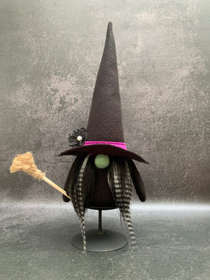 Brunilda- No-Mo Brujita Decorativa Halloween