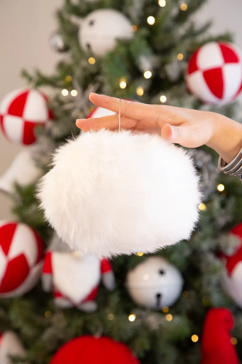 Esfera de Peluche- Adorno Árbol de Navidad
