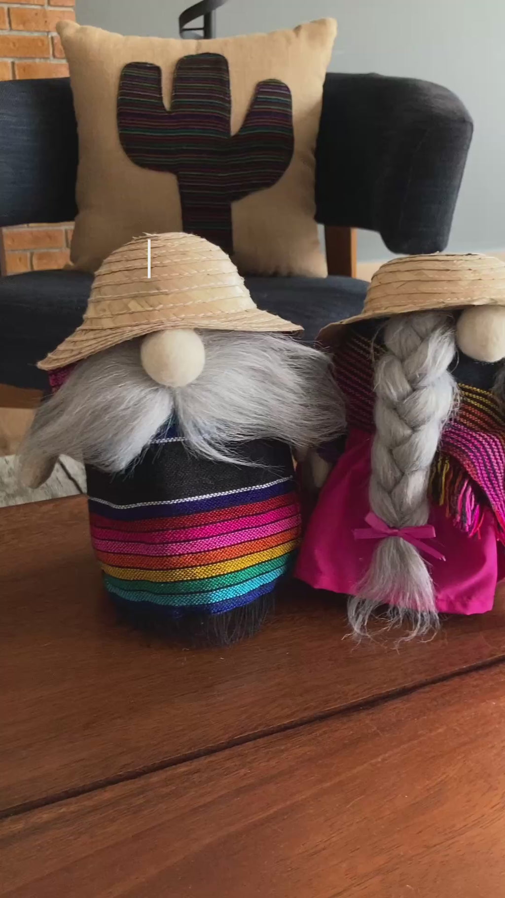 Juanita- No-Mo Artesanal Mexicano de Decoración